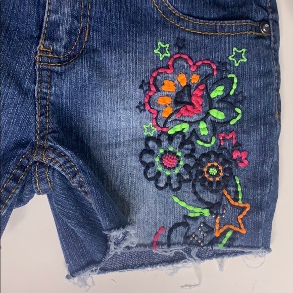 SO Neon Embroidered Denim Raw Hem Short Star Floral girl 10 - Picture 3 of 9